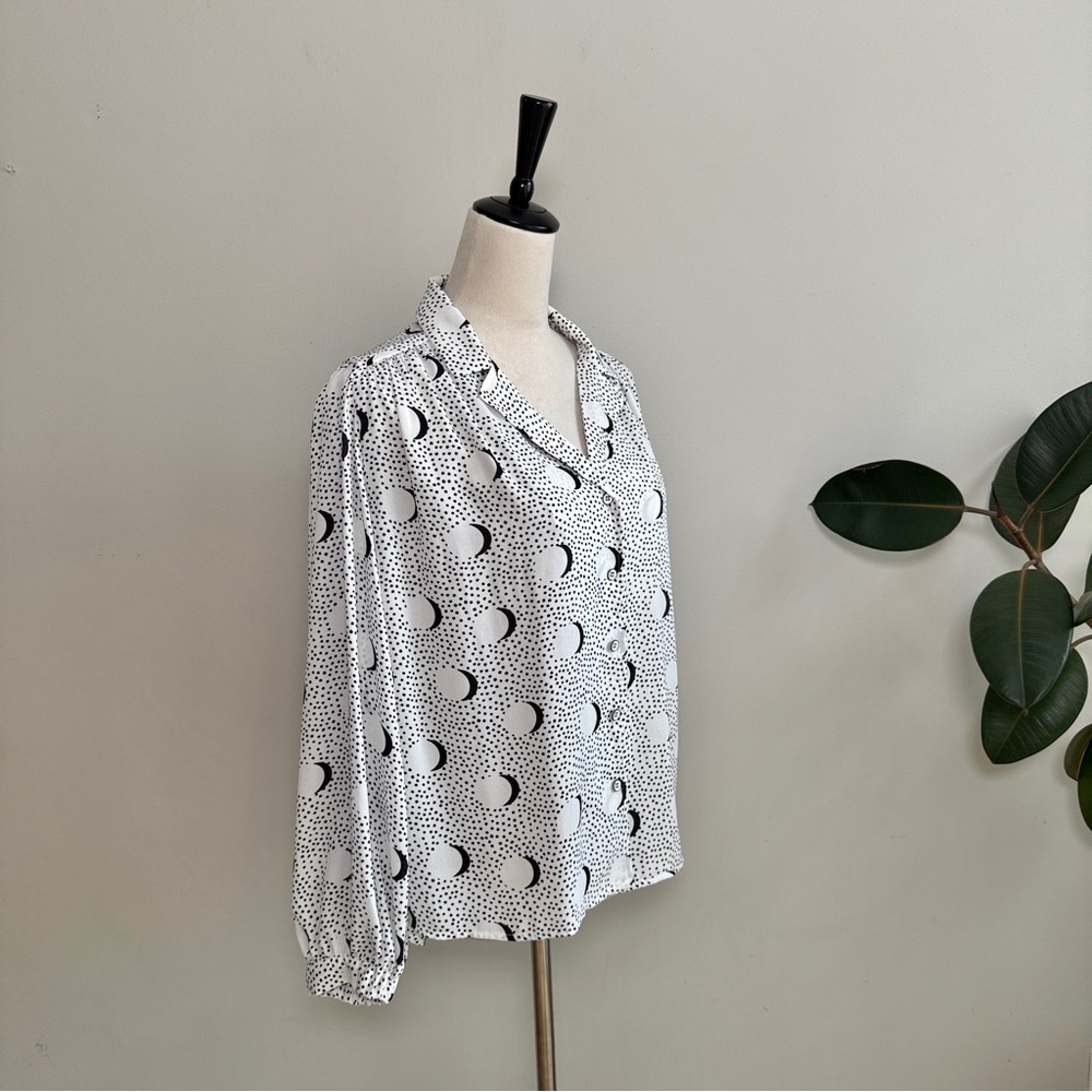 Cabi Eclipse Moon Print Blouse S - image 5